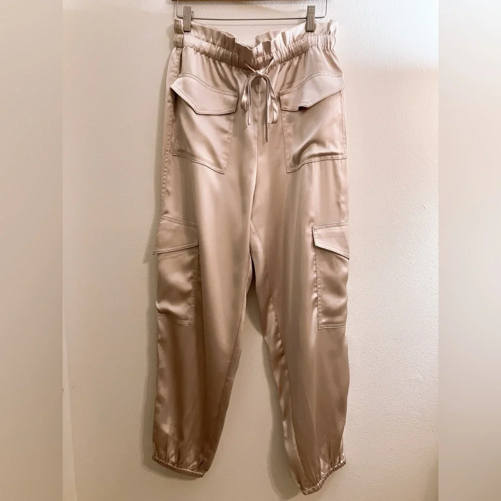 Banana Republic Satin Cargo Jogger Medium Gold Beige NWOT 27’inseam High Rise - Picture 2 of 11